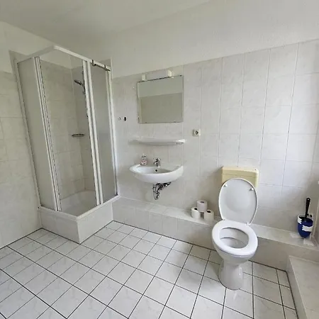 Private Double With Private Bathroom Privatunterkunft *